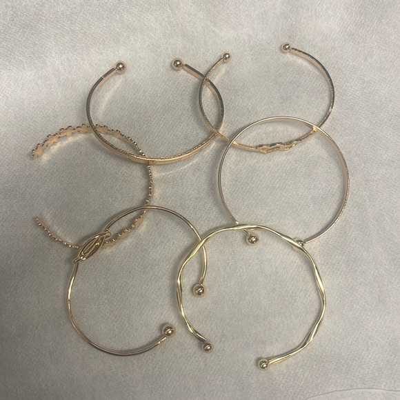 6 bracelets with different shapes - $5 - Picture 2 of 9